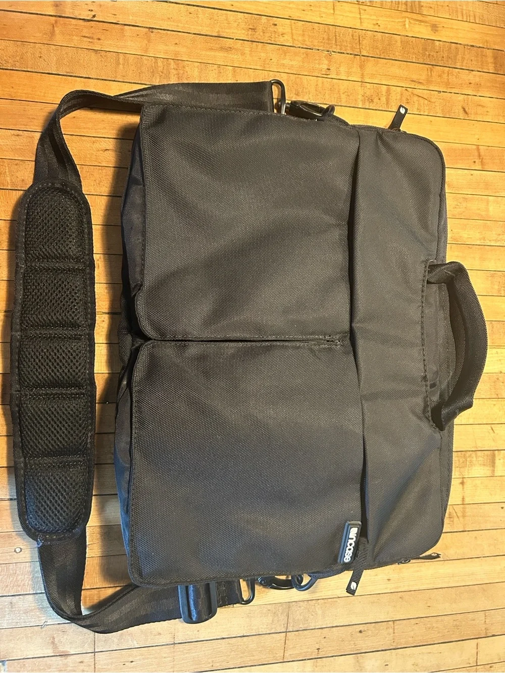 Incase Black Laptop Messenger Bag with Front Pockets